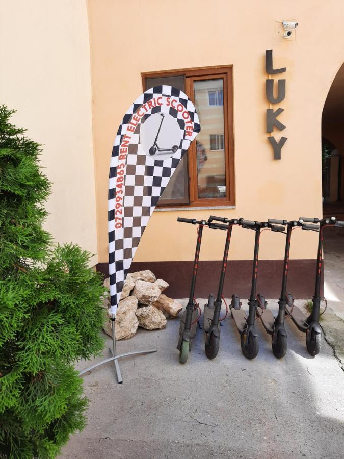 Luky13 Daire Braşov Dış mekan fotoğraf