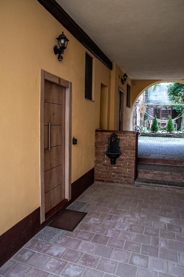 Luky13 Daire Braşov Dış mekan fotoğraf